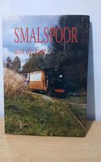 Smalspoor aan de kust - Boek over smalspoorwegen, Verzamelen, Spoorwegen en Tramwegen, Ophalen of Verzenden, Zo goed als nieuw