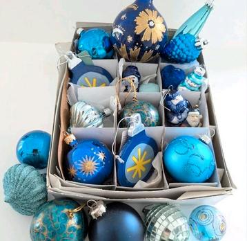 Verzameling blauwe kerstballen - 22 stuks beschikbaar voor biedingen