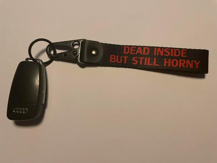 DEAD INSIDE… sleutelhanger, Verzamelen, Sleutelhangers, Nieuw, Ophalen