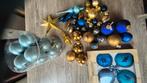 Te koop blauwe en gouden kerstballen., Diversen, Ophalen, Zo goed als nieuw