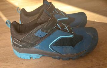 Quecha wandelschoenen jongen 33 + bijpassende wandel sokken beschikbaar voor biedingen