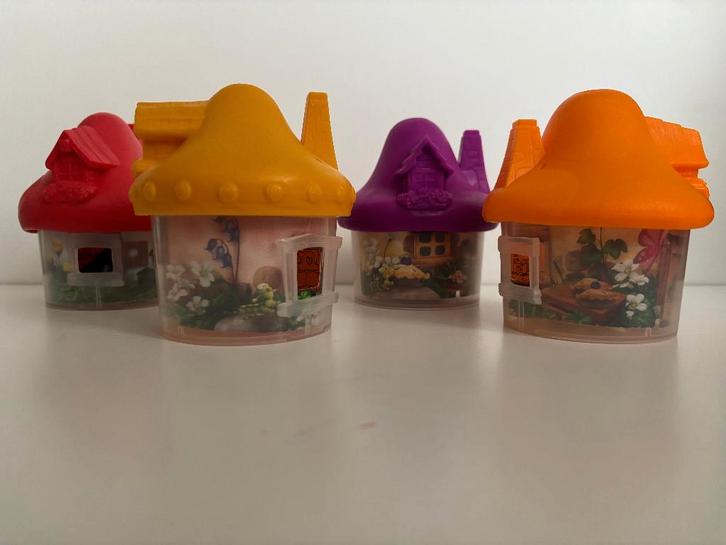 4 smurfenhuisjes McDonald's 2017met bijbehorende smurfen, Verzamelen, Smurfen, Zo goed als nieuw, Huisje of Attribuut, Verschillende Smurfen