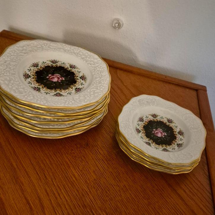 Vintage schoteltjes / gebaksborden en Gouden Rand, Huis en Inrichting, Keuken | Servies, Zo goed als nieuw, Bord(en), Overige stijlen