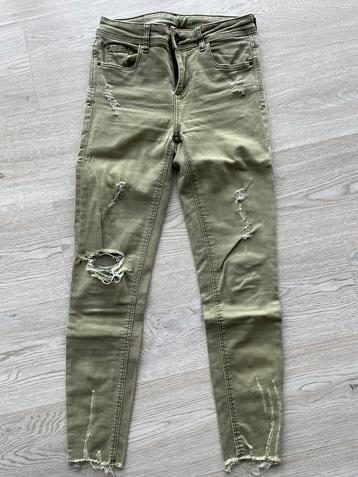 Zara broek beschikbaar voor biedingen