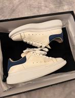 Alexander McQueen blauwe hak suede wit 37, Alexander McQueen, Wit, Ophalen of Verzenden, Sneakers of Gympen