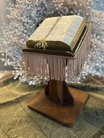 Bijbeltje op standaard, Antiek en Kunst, Antiek | Religie, Ophalen of Verzenden