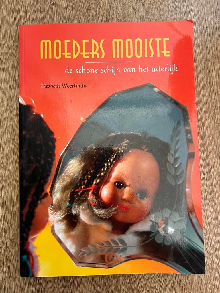 Boek Moeders Mooiste, Ophalen of Verzenden, Zo goed als nieuw