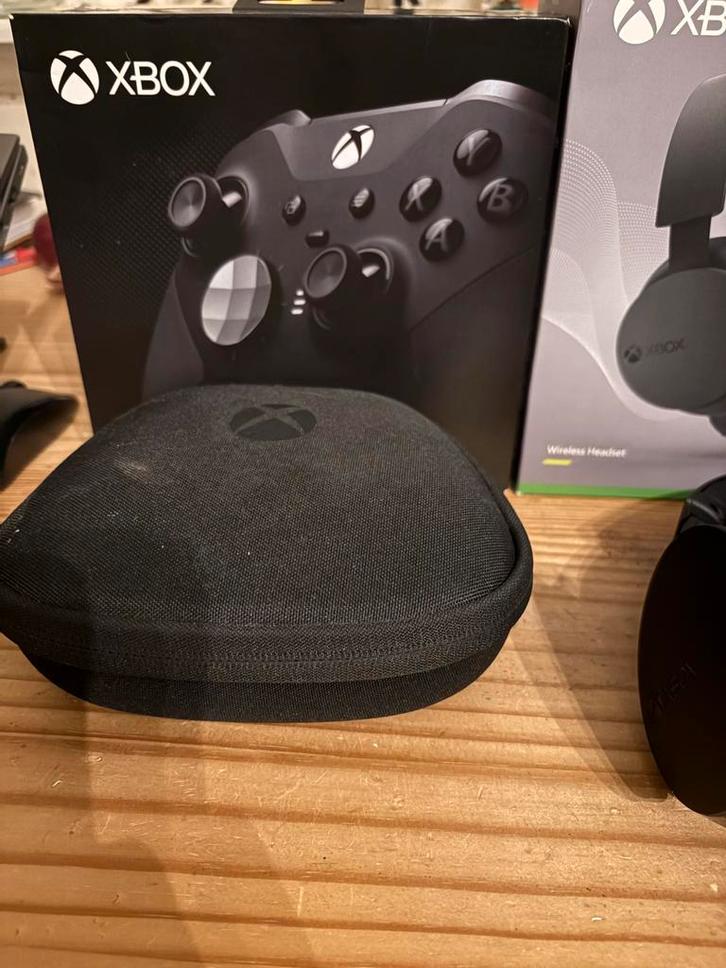 Xbox Elite Controller Series 2 met draagtas en accessoires, Spelcomputers en Games, Spelcomputers | Xbox | Accessoires, Zo goed als nieuw