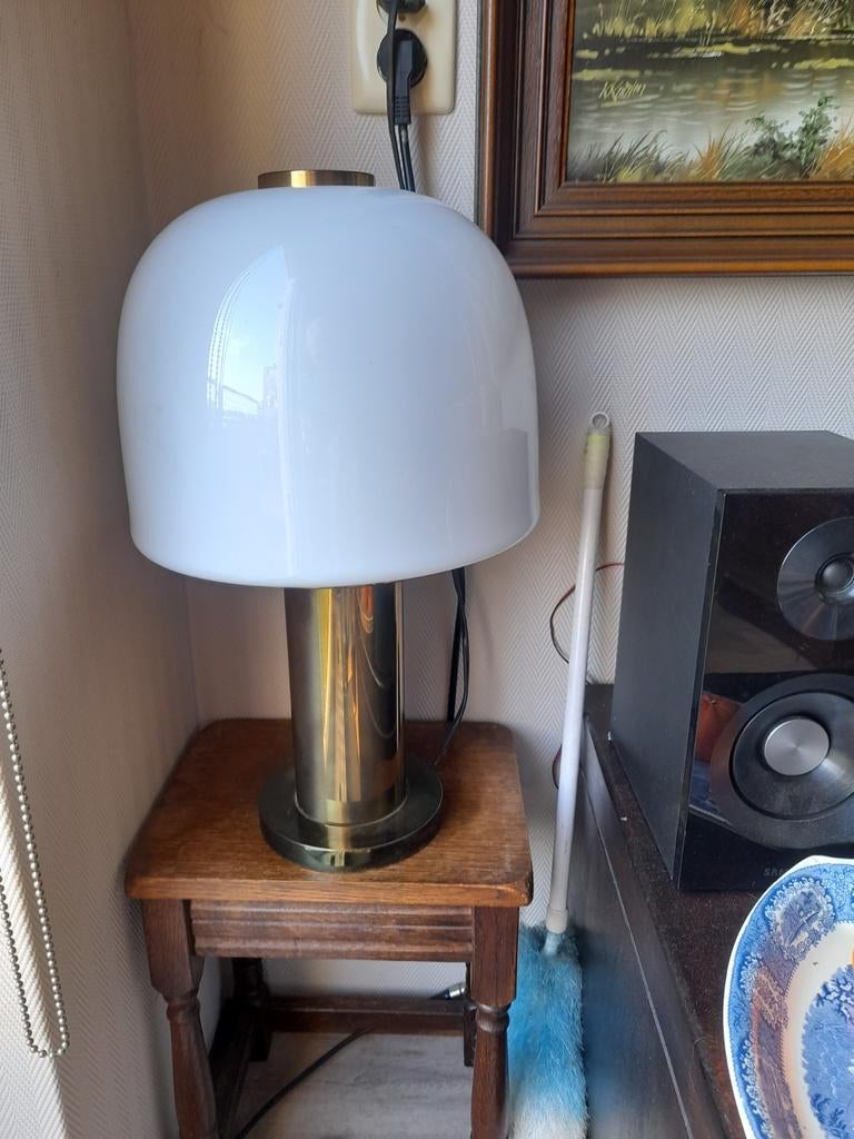 Gesloten messing schemerlamp, Ophalen