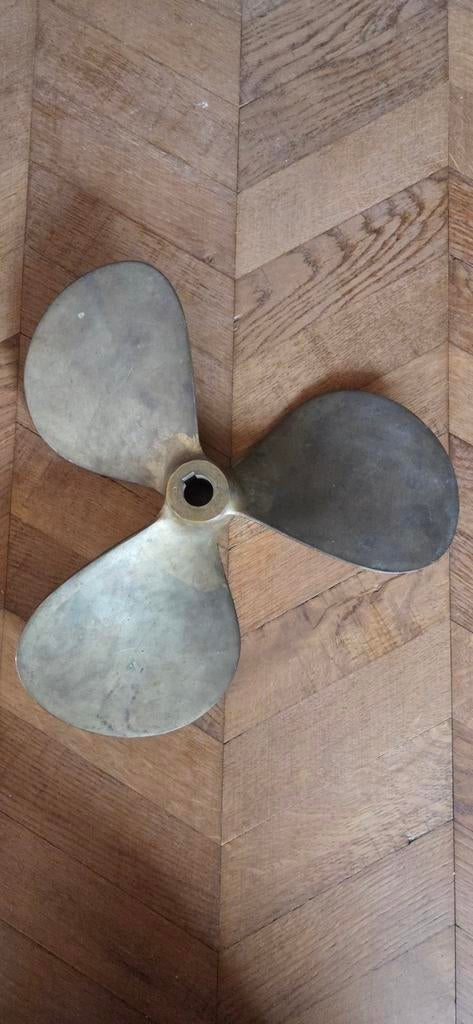 15 inch linksdraaiende schroef, spoed 13, As 25 naar 22mm, Watersport en Boten, Ophalen