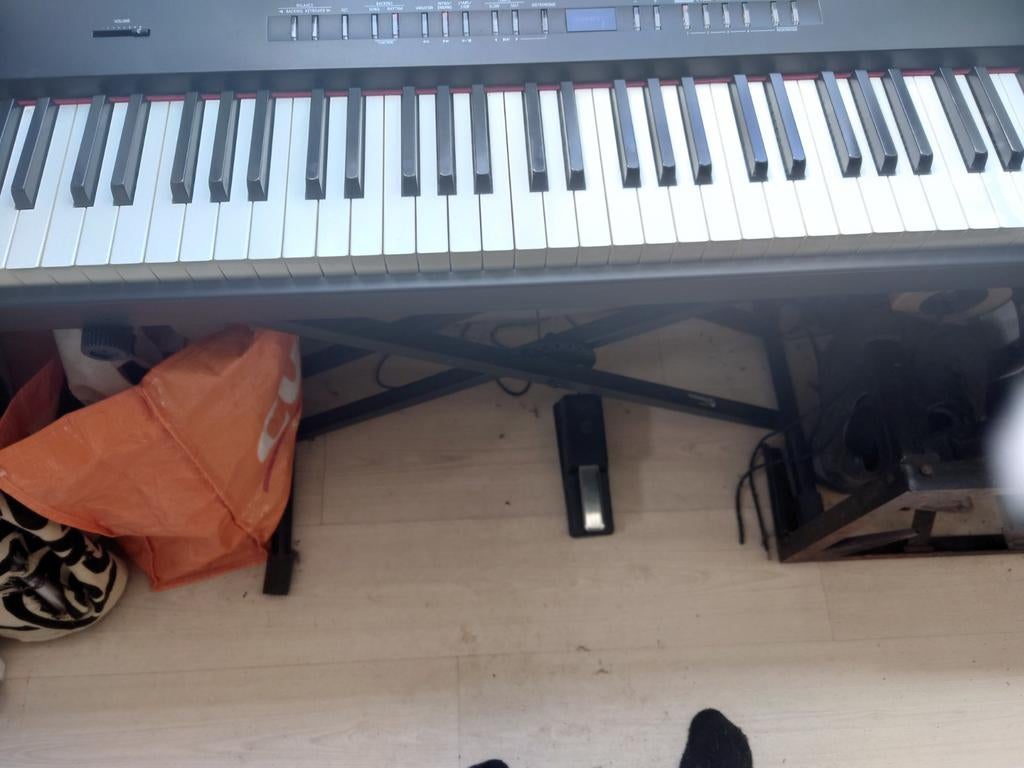 Digitale piano Roland FP 50, Ophalen of Verzenden, Zo goed als nieuw, Zwart