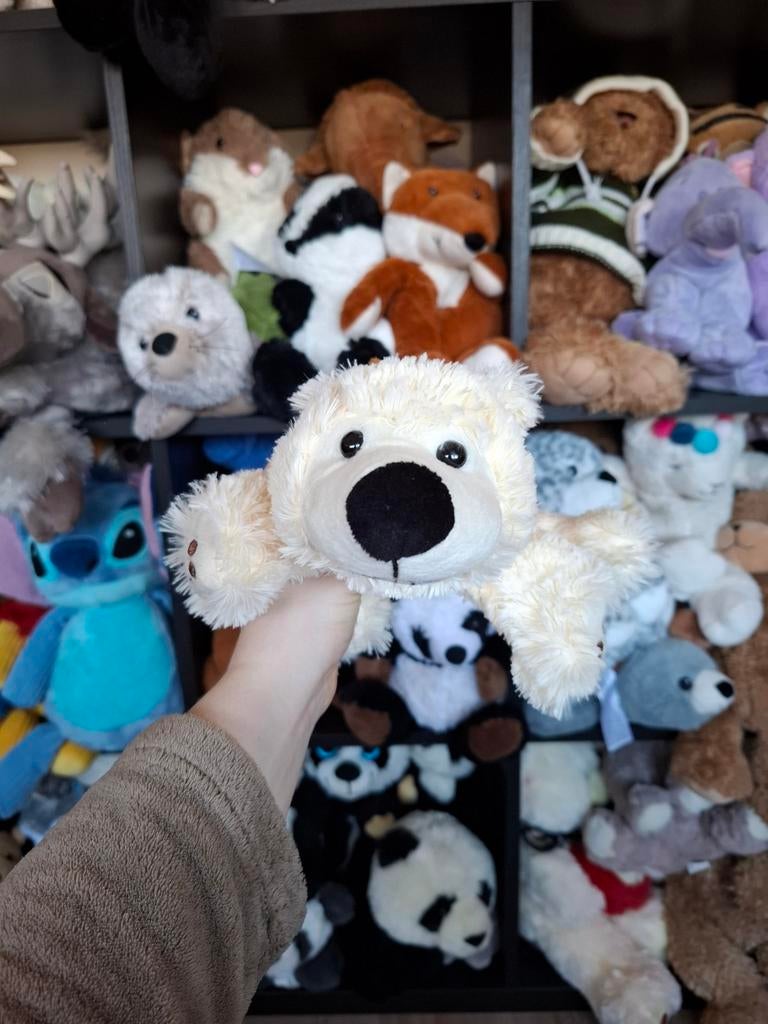 Schattige IJsbeer Knuffel met Sjaal, Beer, Ophalen of Verzenden, Zo goed als nieuw, Met kleding of accessoire