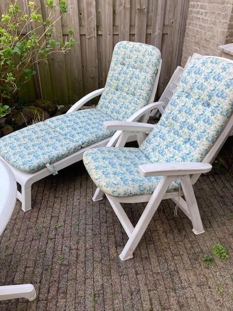 Tuinset met tafel, Ophalen, Kunststof, Gebruikt, Bank