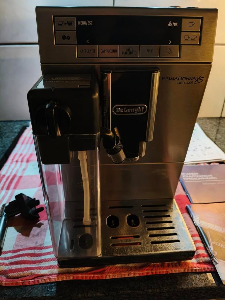 DeLonghi PrimaDonna XS De Luxe espressomachine, Witgoed en Apparatuur, Koffiezetapparaten, Espresso apparaat, 10 kopjes of meer