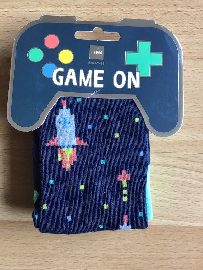 HEMA Game on sokken game print maat 42-46 (nieuw), Kleding | Heren, Sokken en Kousen, Ophalen of Verzenden, Nieuw, Maat 43 t/m 46