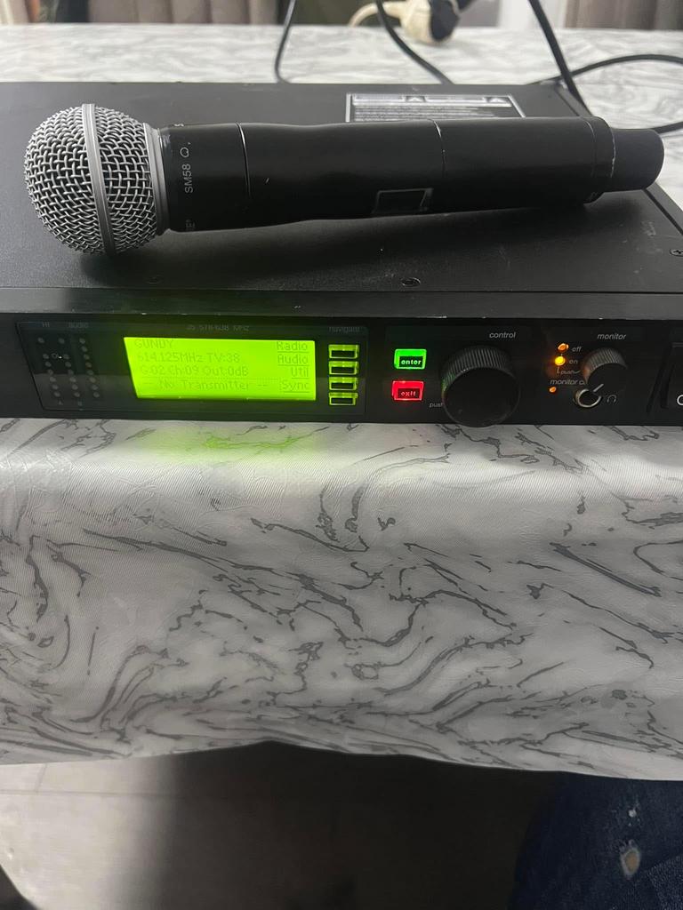 Shure UR4S Beta58, Muziek en Instrumenten, Microfoons, Ophalen of Verzenden, Zo goed als nieuw, Zangmicrofoon