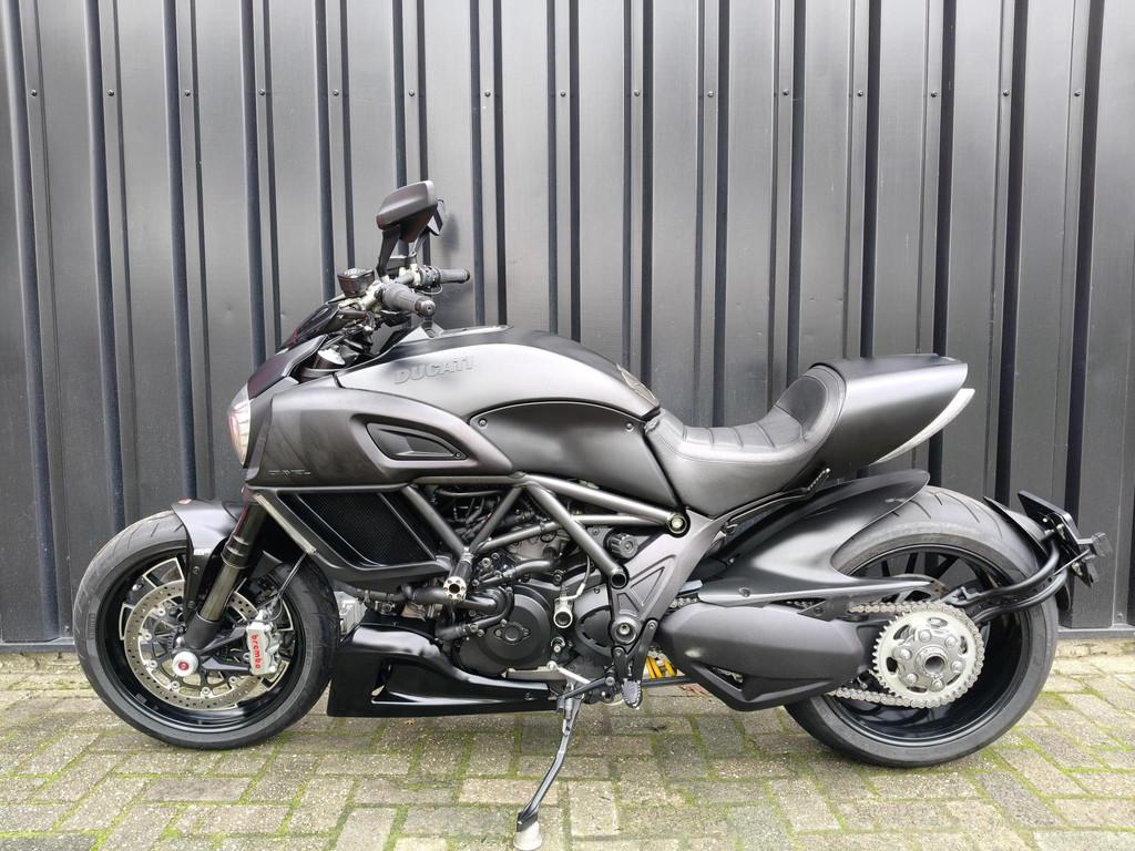 Ducati Diavel Dark, Motoren, Motoren | Ducati, 1198 cc, Bedrijf, Meer dan 35 kW, Toermotor