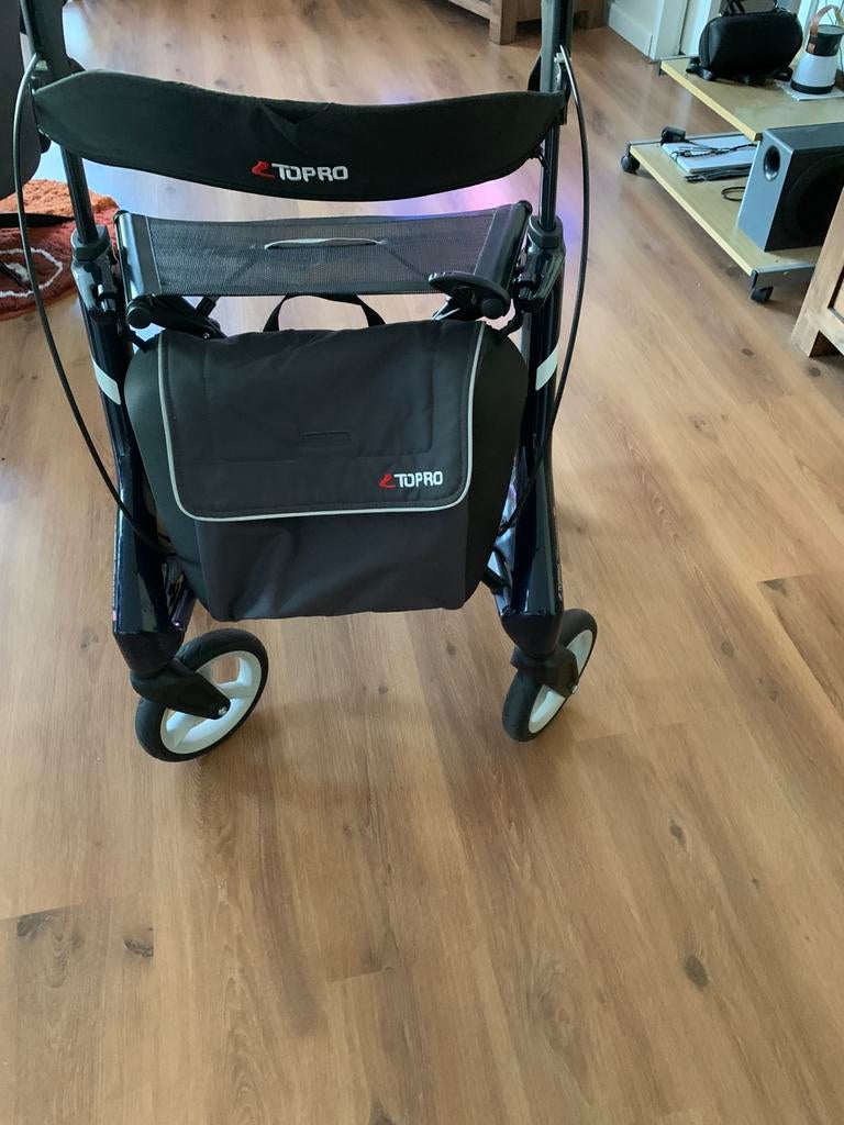 Bijna nieuwe lichtgewicht rollator, Ophalen of Verzenden, Lichtgewicht, Zo goed als nieuw
