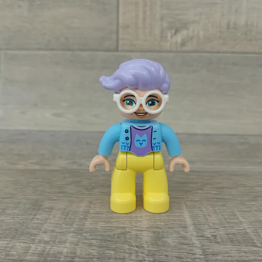 duplo poppetje met bril, Aastvej 1 – 7190 Billund  - Denemarken, Ophalen of Verzenden, Duplo, LEGO System A/S