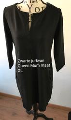 Zwarte jurk van Queen Mum maat Xl valt als L, Kleding | Dames, Positiekleding, Maat 42/44 (L), Ophalen of Verzenden, Zo goed als nieuw
