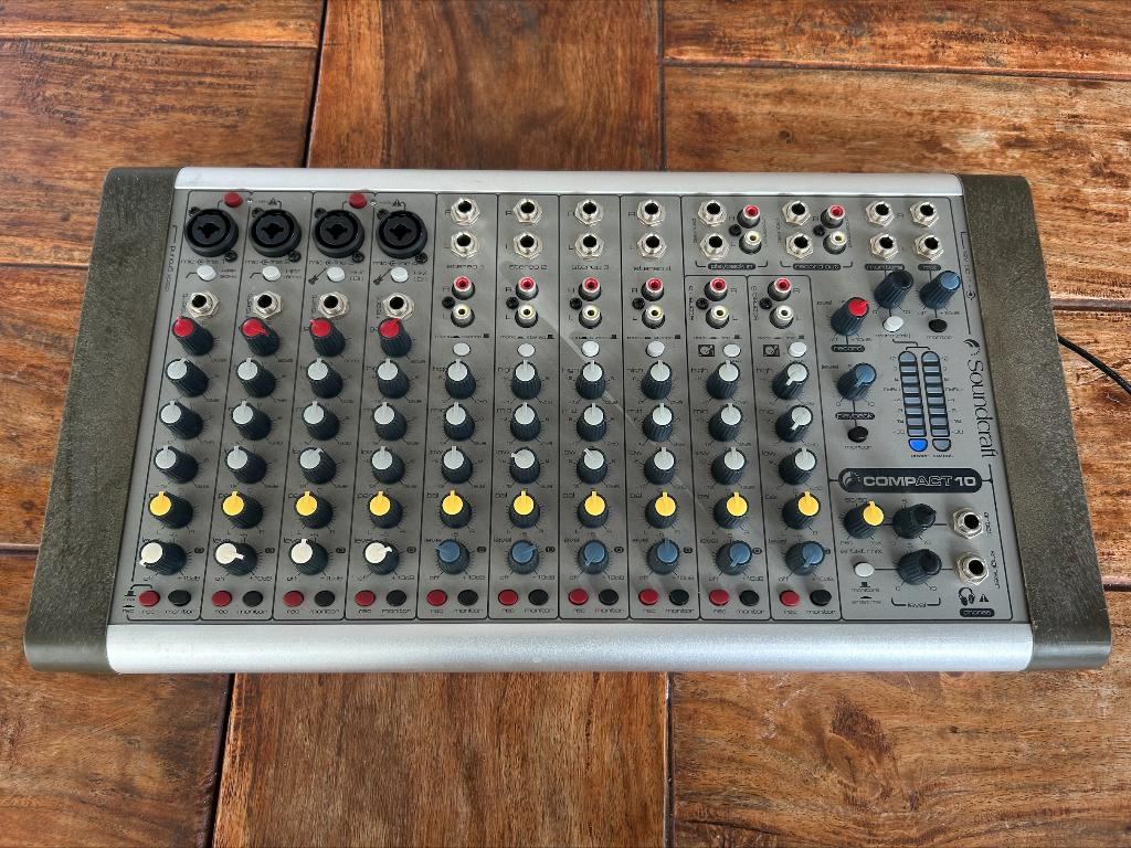 Soundcraft analog 10, Ophalen, Zo goed als nieuw, 10 tot 20 kanalen, Microfooningang