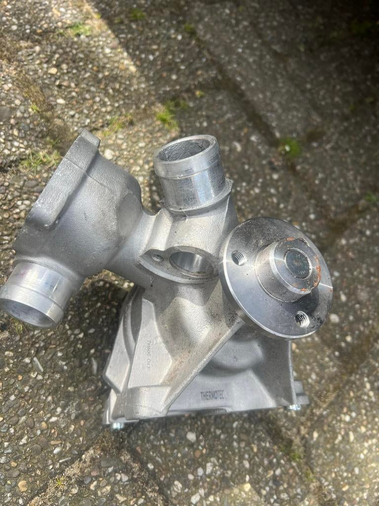 Nieuwe waterpomp voor Mercedes W124 M103 motor, Ophalen, Nieuw, Mercedes-Benz