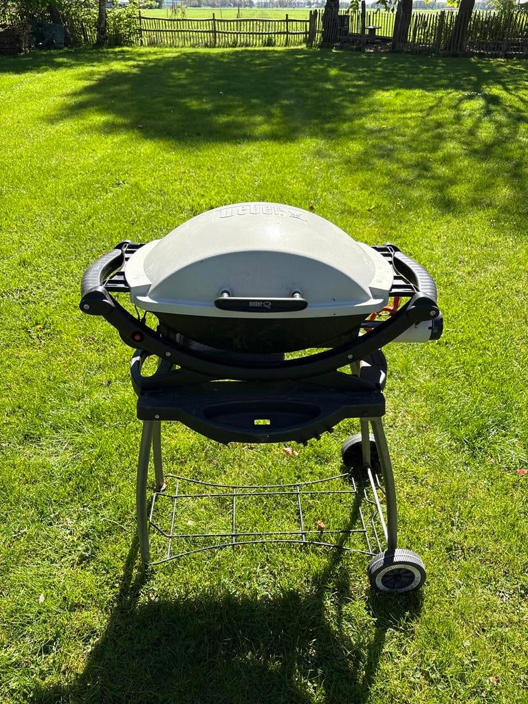 Weber Q2000 gasbarbecue met onderstel, Ophalen, Gebruikt