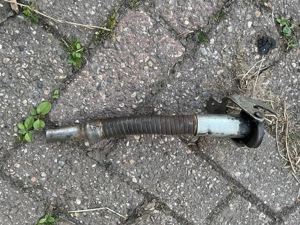 Oude metalen jerrycan tuit - Vintage benzine tuit, Ophalen, Gebruikt, Universele onderdelen