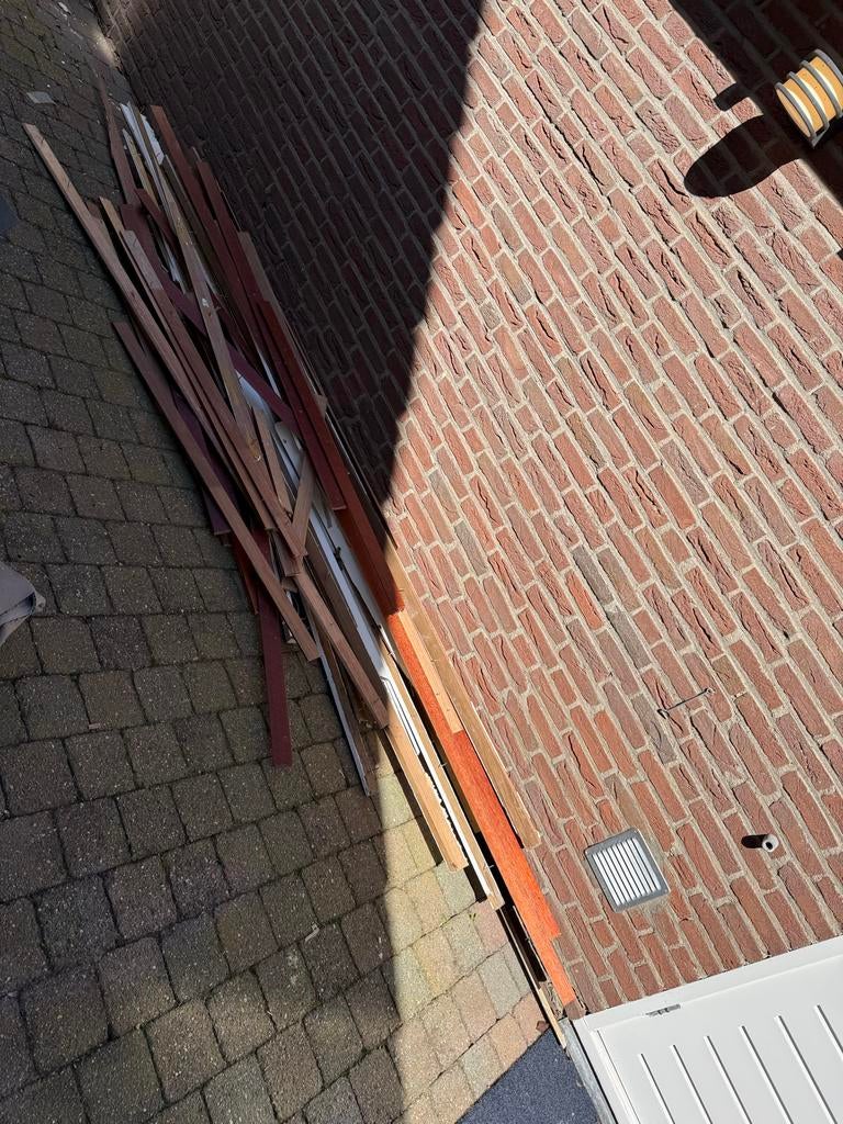 Bundel houten plinten (geen MDF) - Gratis afhalen Apeldoorn, Doe-het-zelf en Verbouw, Hout en Planken, Ophalen, Gebruikt, Minder dan 25 mm