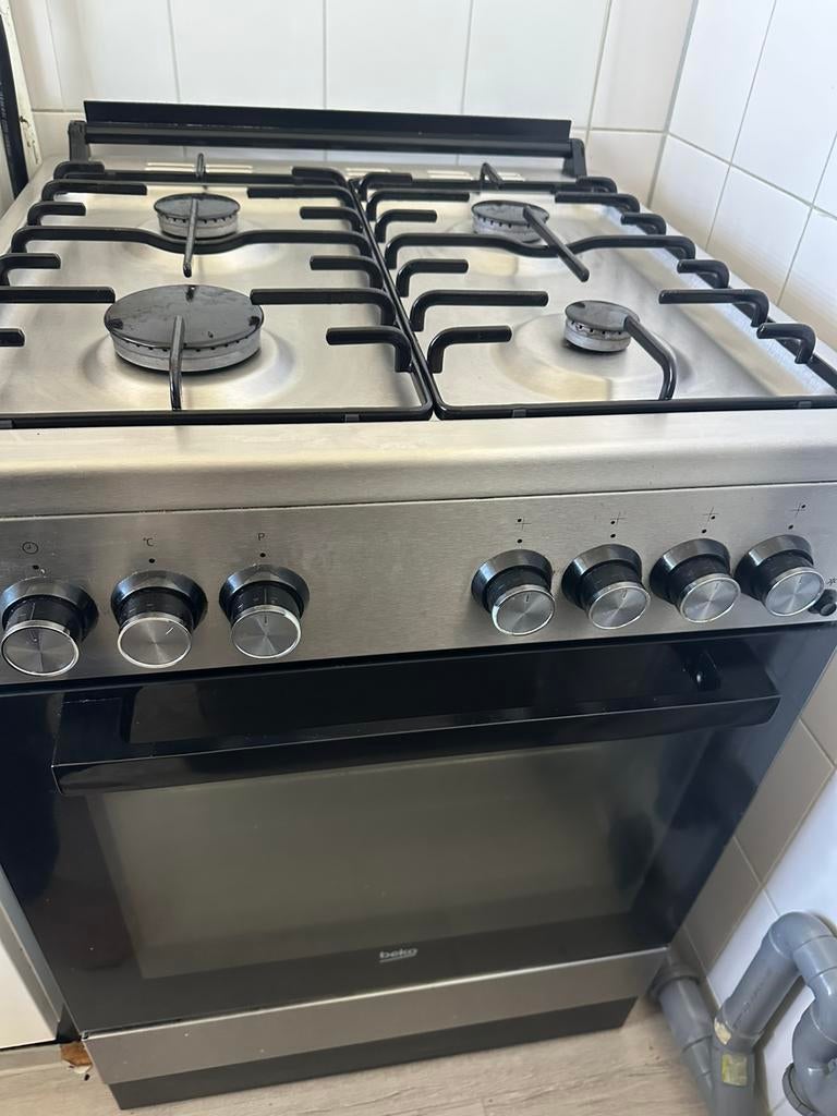 Fornuis - gasfornuis, Witgoed en Apparatuur, Fornuizen, Zo goed als nieuw, Gas, Vrijstaand, 85 tot 90 cm