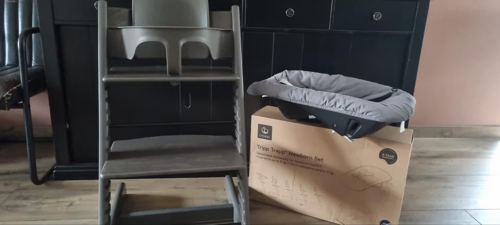 Stokke tripp trapp kinderstoel Hazy Grey,  compleet, Kinderen en Baby's, Kinderstoelen, Ophalen of Verzenden, Zo goed als nieuw