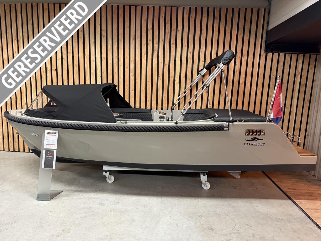 MEERSLOEP 600 'HONDA 50PK' CARBON AUDIO LED SteenGrijs! 2026