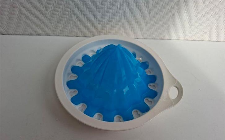 T009 Citruspers en rasp, Tupperware, Huis en Inrichting, Keuken | Tupperware, Zo goed als nieuw, Overige typen, Rood, Ophalen of Verzenden