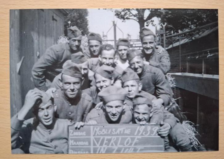 3 afbeeldingen soldaten - mobilisatie in 1939, Verzamelen, Militaria | Algemeen, Landmacht, Foto of Poster, Nederland, Verzenden