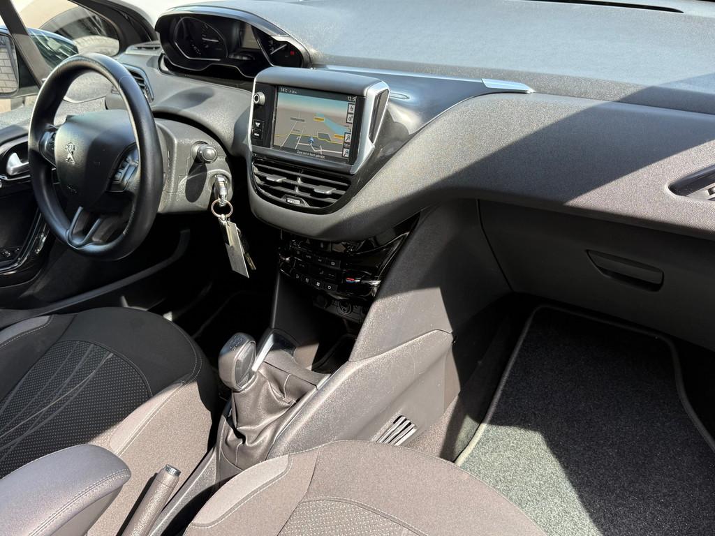 Peugeot 208 Gereserveerd!, Voorwielaandrijving, Euro 5, Stof, Gebruikt