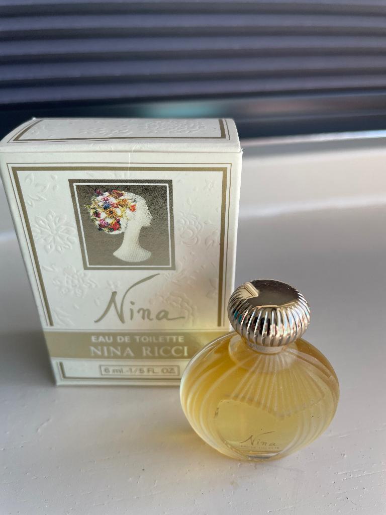 Miniatuur edp edt, Ophalen of Verzenden, Gebruikt, Miniatuur, Gevuld