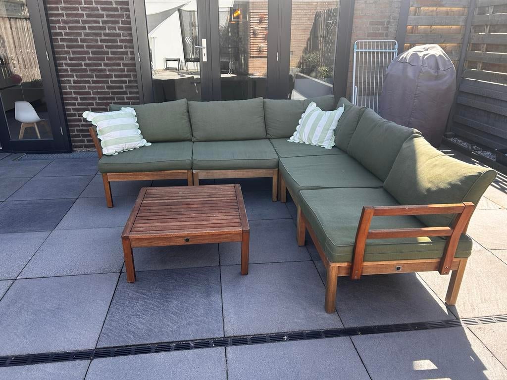 Comfortabele houten loungeset met groene kussens, 5 zitplaatsen, Gebruikt, Ophalen of Verzenden, Loungeset