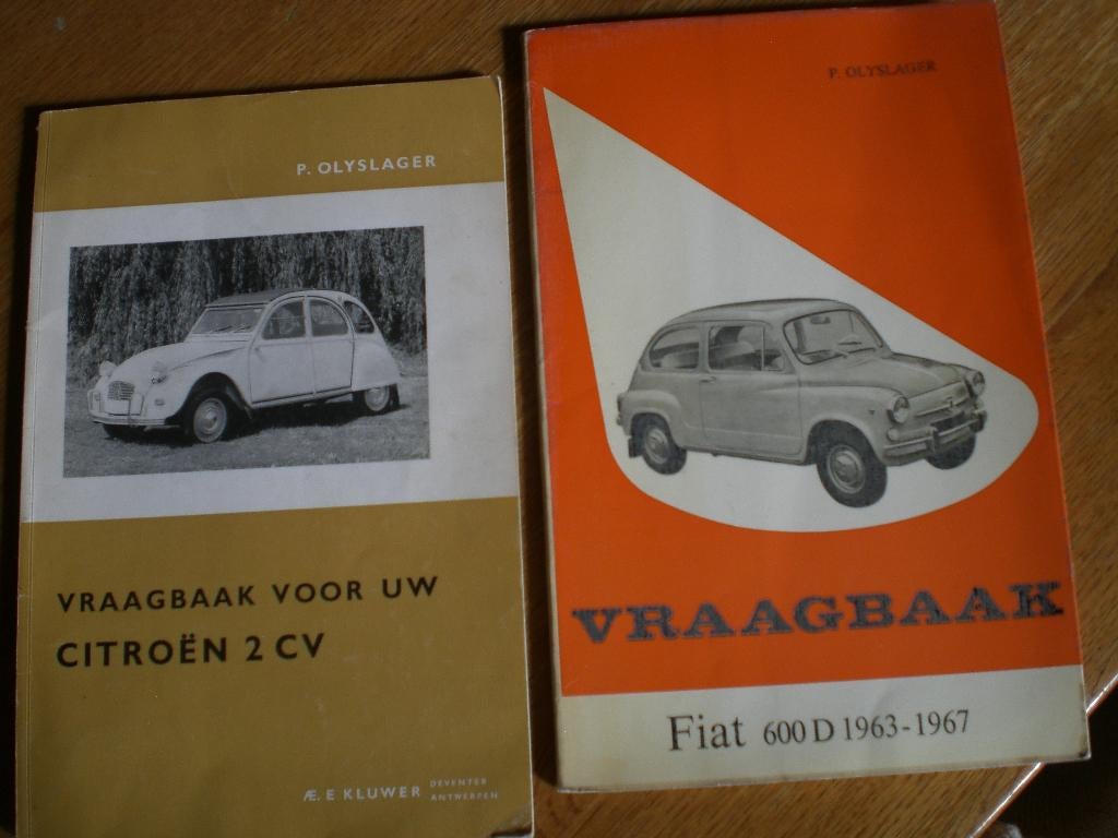 2 vintage  vraagbaak  2 CV eend en Fiat 600 D, Ophalen of Verzenden