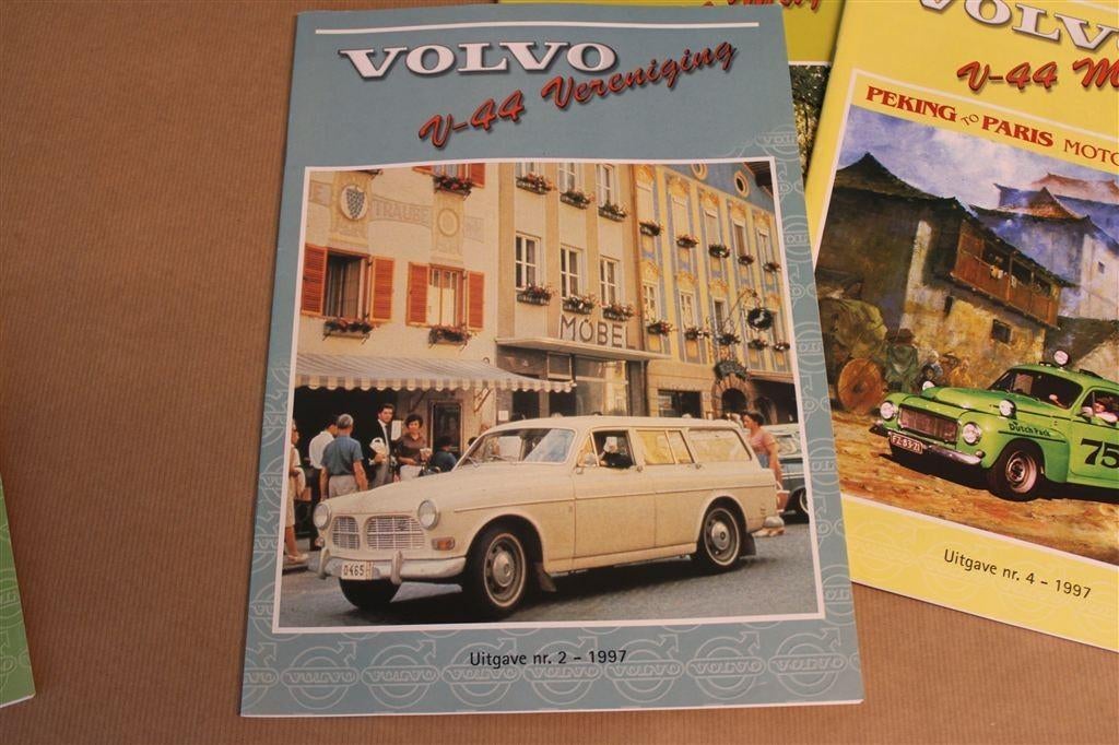 Volvo V-44 Magazine. 4 delen 1997., Ophalen of Verzenden, Zo goed als nieuw, Volvo