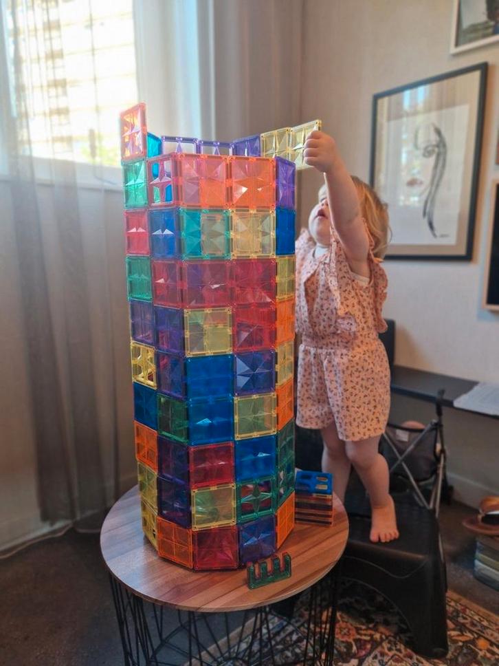 Te huur: Coblo schoolbox met 200 magneten, Kinderen en Baby's, Speelgoed | Bouwstenen, Ophalen