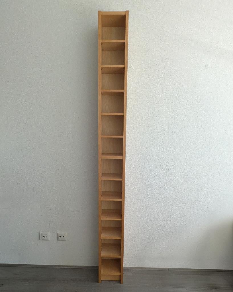 CD/DVD Kast – Slank Opbergmeubel – 175cm Hoog – Houtlook, Huis en Inrichting, Woonaccessoires | Cd- en Dvd-rekken, Ophalen, 75 tot 150 discs