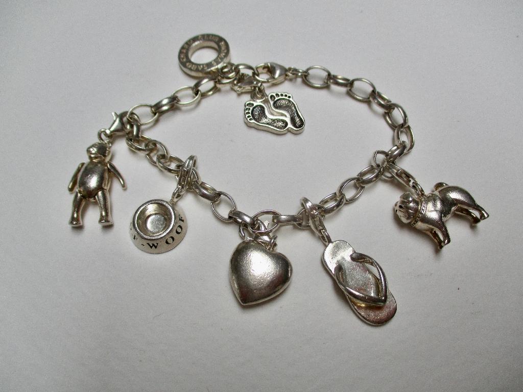 Zilveren THOMAS SABO bedel armband met 6 bedels 925 zilver, Sieraden, Tassen en Uiterlijk, Armbanden, Verzenden, Zo goed als nieuw