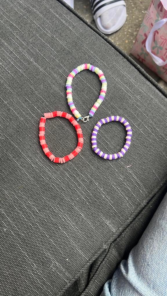 Leuke armbandjes, Ophalen of Verzenden, Zo goed als nieuw, Elastiek