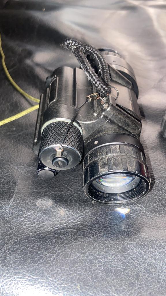 AMG PVS-14 AP Monoculaire Nachtkijker Gen2+ Green Poshphor, Gebruikt, Met hoes of tas, Ophalen of Verzenden, Dakkant (recht)