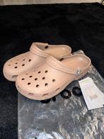 Nieuwe Crocs - Nooit Gedragen!, Kleding | Dames, Schoenen, Ophalen of Verzenden, Nieuw, Beige, Slippers