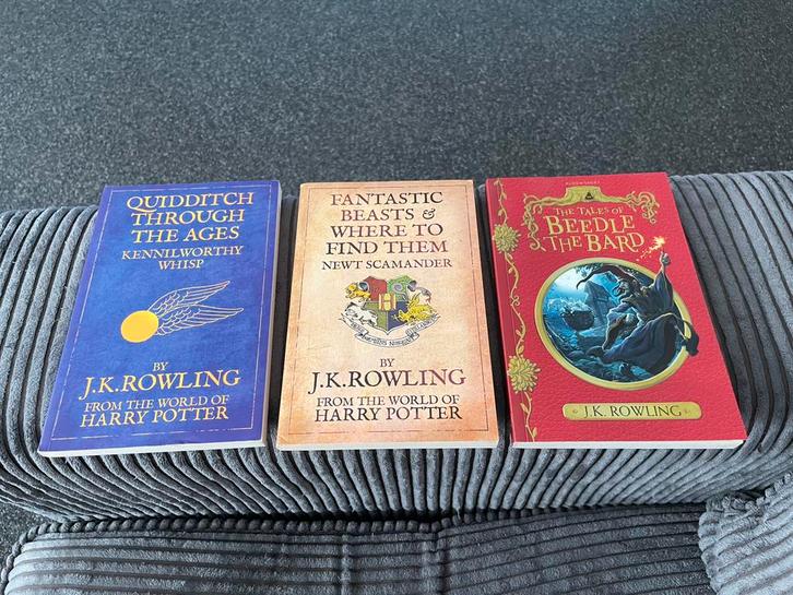 3 Engelse boeken Harry Potter fantastic beasts wuidditch, Verzamelen, Harry Potter, Zo goed als nieuw, Boek of Poster, Ophalen of Verzenden