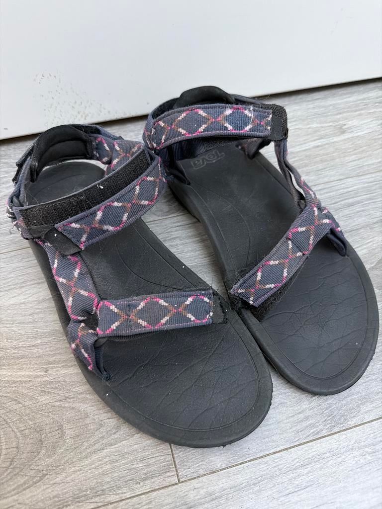 Teva sandalen maat 37, Kleding | Dames, Schoenen, Ophalen of Verzenden, Gedragen, Zwart, Sandalen of Muiltjes