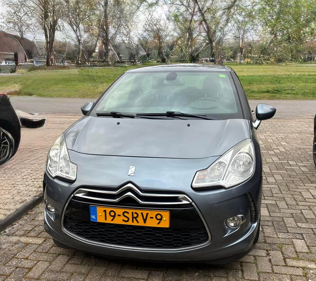 Citroën DS3 1.6 Hdif 2011 Grijs, Auto's, Citroën, Voorwielaandrijving, 28 km/l, 4 cilinders, Origineel Nederlands