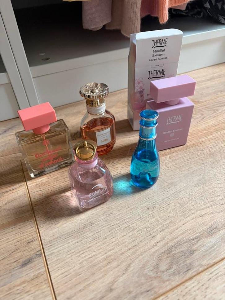 5 parfums… Davidoff, Thermen, Rumour 2 rose en Yves Rocher, Sieraden, Tassen en Uiterlijk, Uiterlijk | Parfum, Zo goed als nieuw
