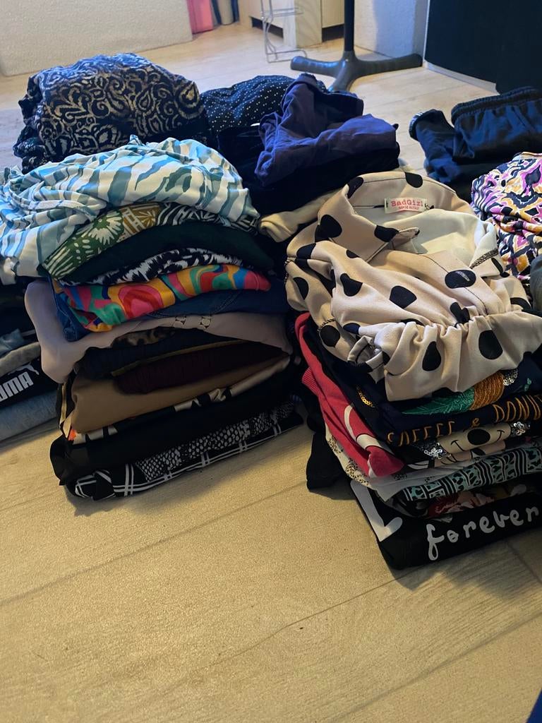 Groot kleding pakket 101 stuks, Diversen, Rommelmarktspullen, Ophalen, Zo goed als nieuw